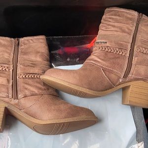 Adorable Jelly Pop Bots